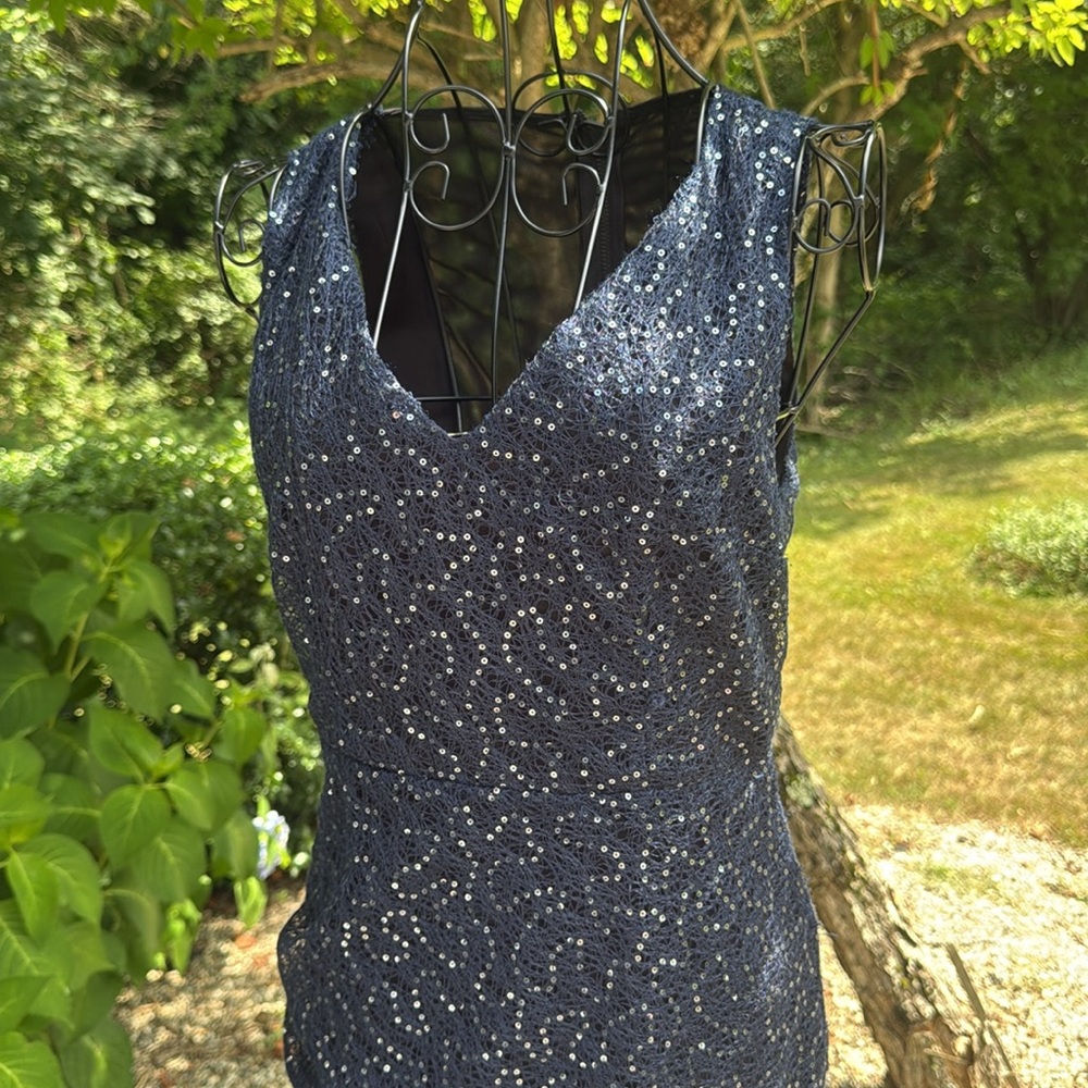 Alice + and Olivia Navy sequin RUCHED side cocktail dress - Picture 3 of 7
